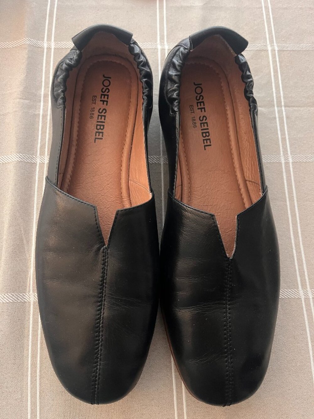 Brand New Josef Seibel Black Leather Flats EU 42